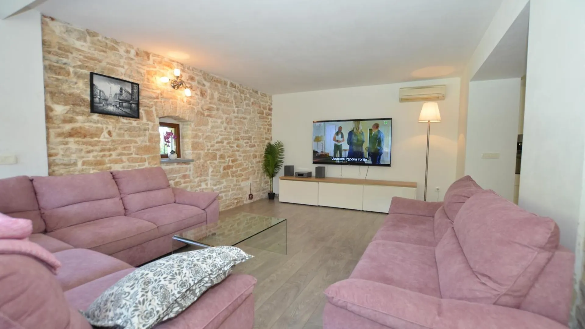 Casa Ivana Žminj 0*,